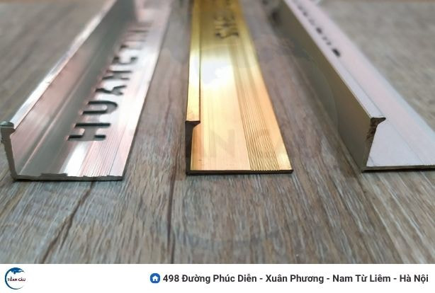 Nẹp Góc Ngoài Bo Vuông YC16